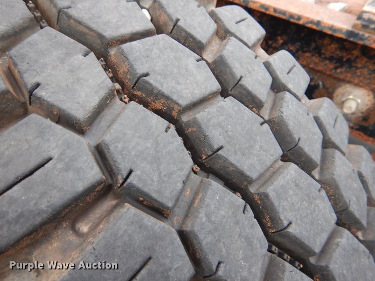 image for item DL0689 2001 Mack CH612  semi truck