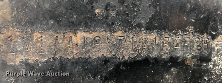 image for item DL0689 2001 Mack CH612  semi truck