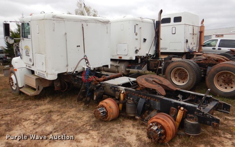 image for item DL0691 1998 Freightliner FLD112  semi truck