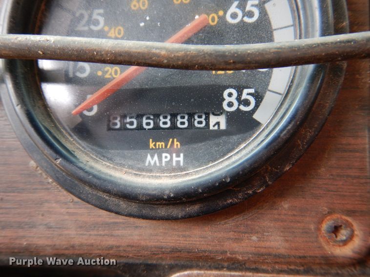 image for item DL0691 1998 Freightliner FLD112  semi truck