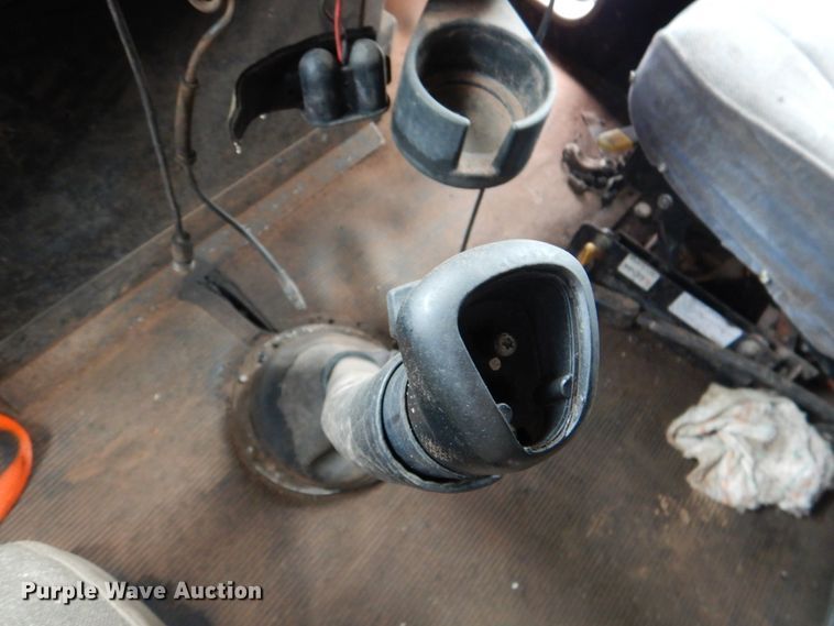 image for item DL0691 1998 Freightliner FLD112  semi truck