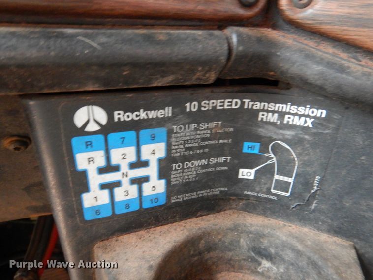 image for item DL0691 1998 Freightliner FLD112  semi truck