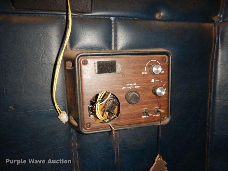 image for item DL0691 1998 Freightliner FLD112  semi truck