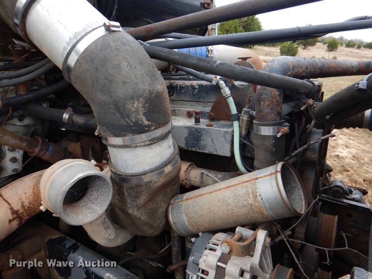 image for item DL0691 1998 Freightliner FLD112  semi truck