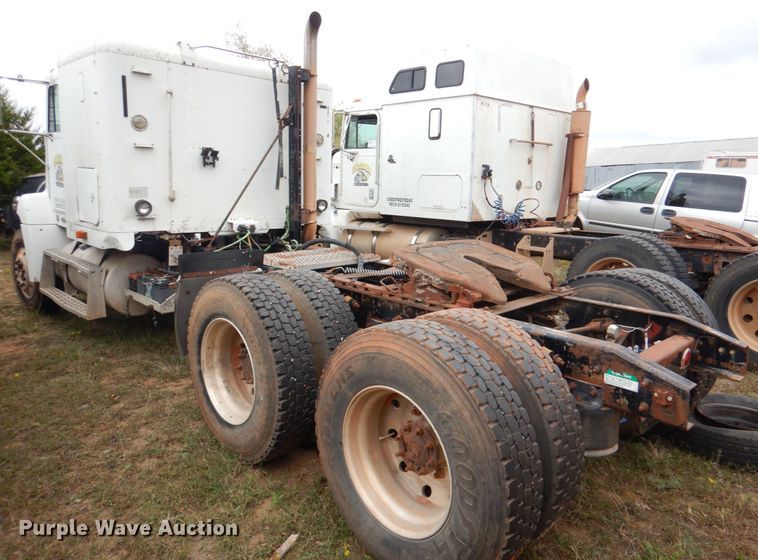 image for item DL0692 1998 Freightliner FLD112  semi truck