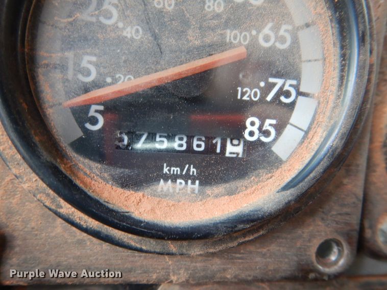 image for item DL0692 1998 Freightliner FLD112  semi truck