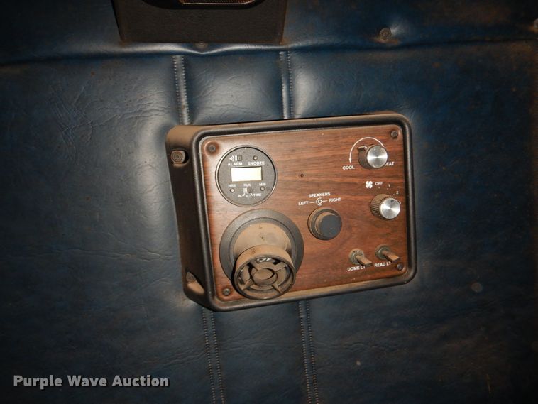 image for item DL0692 1998 Freightliner FLD112  semi truck