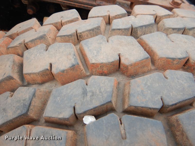 image for item DL0692 1998 Freightliner FLD112  semi truck