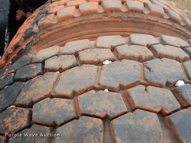 image for item DL0692 1998 Freightliner FLD112  semi truck