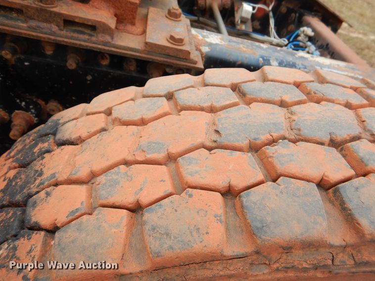 image for item DL0692 1998 Freightliner FLD112  semi truck