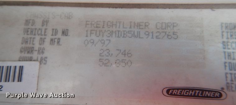 image for item DL0692 1998 Freightliner FLD112  semi truck