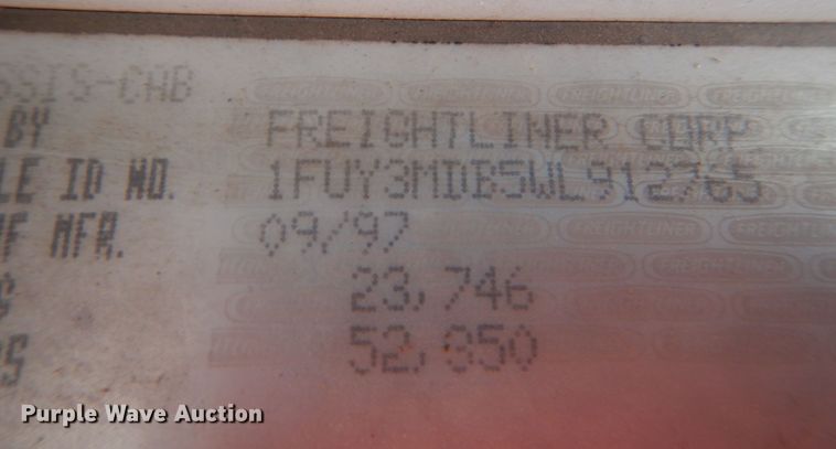 image for item DL0692 1998 Freightliner FLD112  semi truck