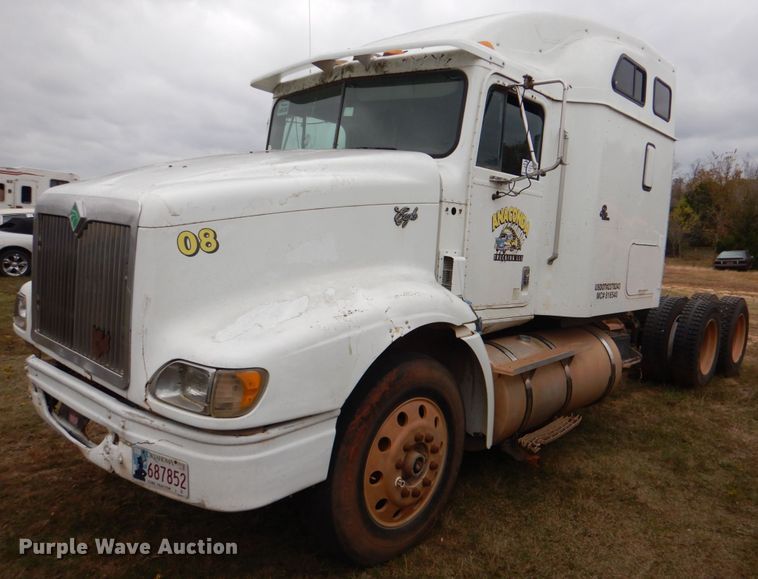 image for item DL0693 1998 International 9200  semi truck