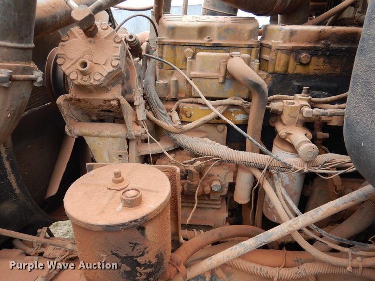 image for item DL0693 1998 International 9200  semi truck