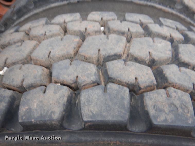 image for item DL0693 1998 International 9200  semi truck