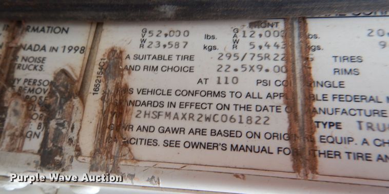 image for item DL0693 1998 International 9200  semi truck