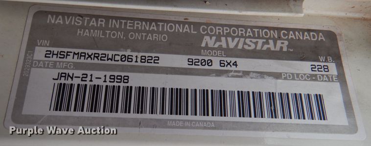 image for item DL0693 1998 International 9200  semi truck