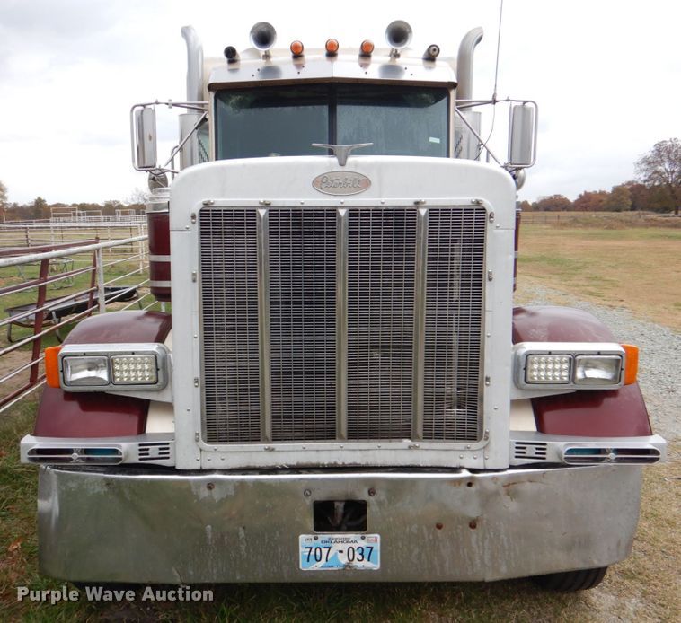 image for item DL0696 2002 Peterbilt 379  semi truck