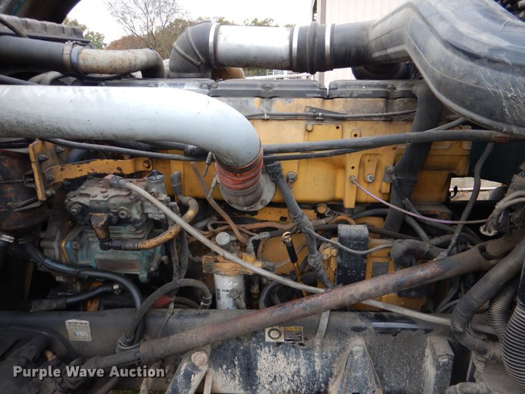 image for item DL0696 2002 Peterbilt 379  semi truck