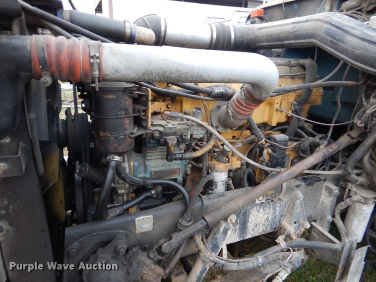 image for item DL0696 2002 Peterbilt 379  semi truck