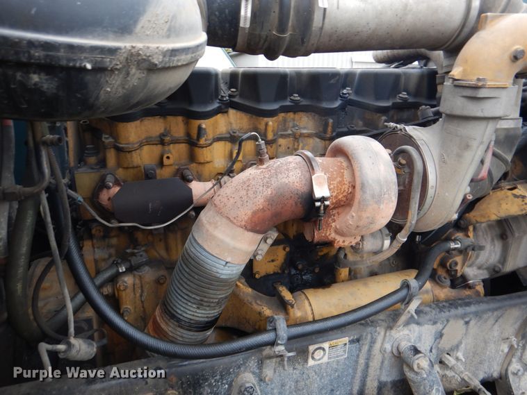 image for item DL0696 2002 Peterbilt 379  semi truck