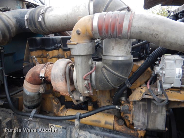 image for item DL0696 2002 Peterbilt 379  semi truck