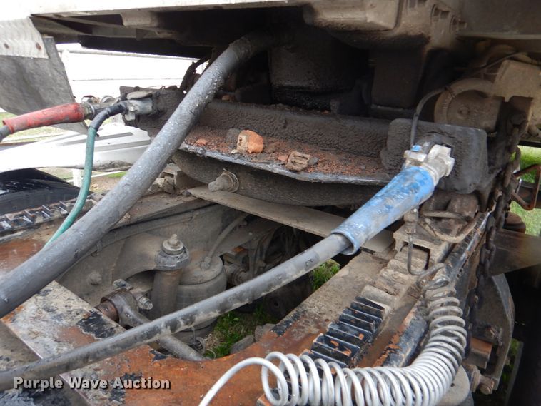 image for item DL0696 2002 Peterbilt 379  semi truck