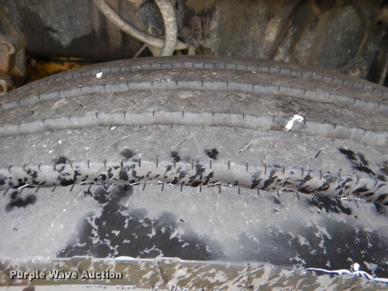 image for item DL0696 2002 Peterbilt 379  semi truck