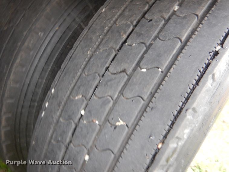 image for item DL0696 2002 Peterbilt 379  semi truck