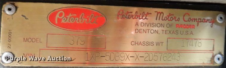 image for item DL0696 2002 Peterbilt 379  semi truck