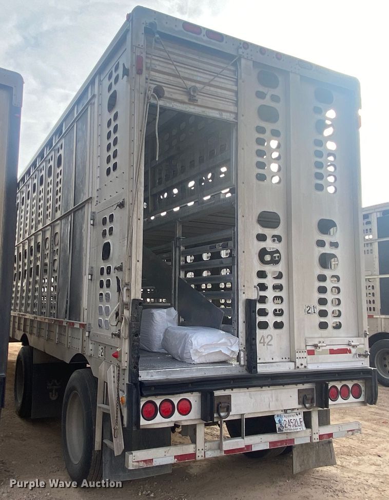 image for item DL6166 2009 Wilson PSADL-400P  livestock trailer