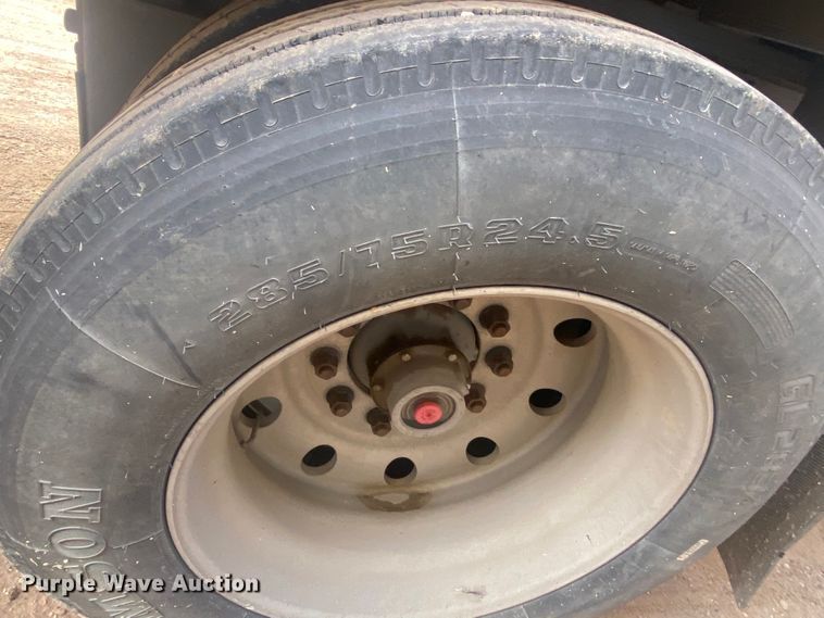 image for item DL6166 2009 Wilson PSADL-400P  livestock trailer