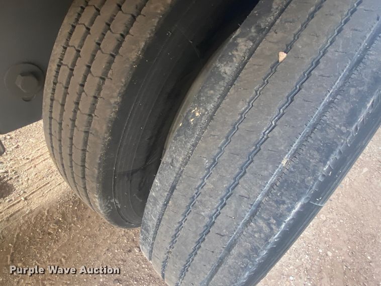 image for item DL6166 2009 Wilson PSADL-400P  livestock trailer