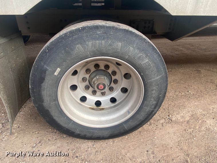 image for item DL6166 2009 Wilson PSADL-400P  livestock trailer