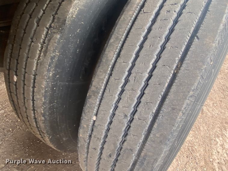 image for item DL6166 2009 Wilson PSADL-400P  livestock trailer