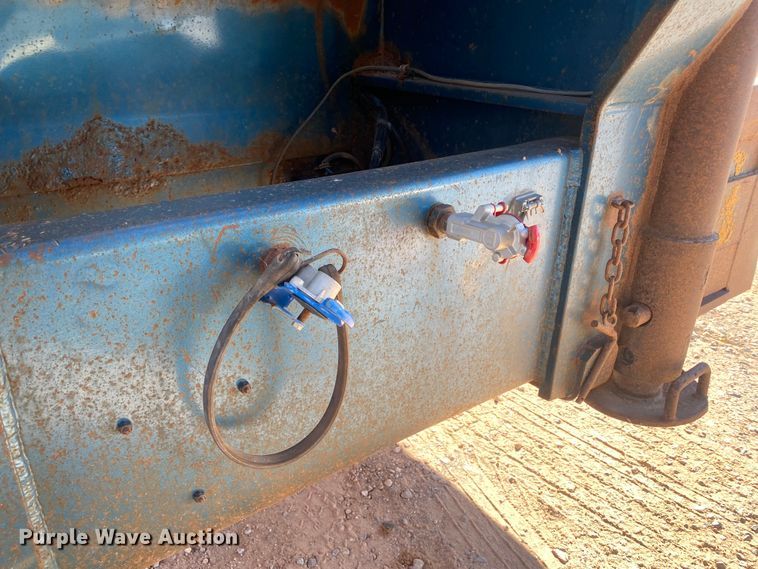 image for item DL6182 1981 Aztec AZ43T  oilfield trailer