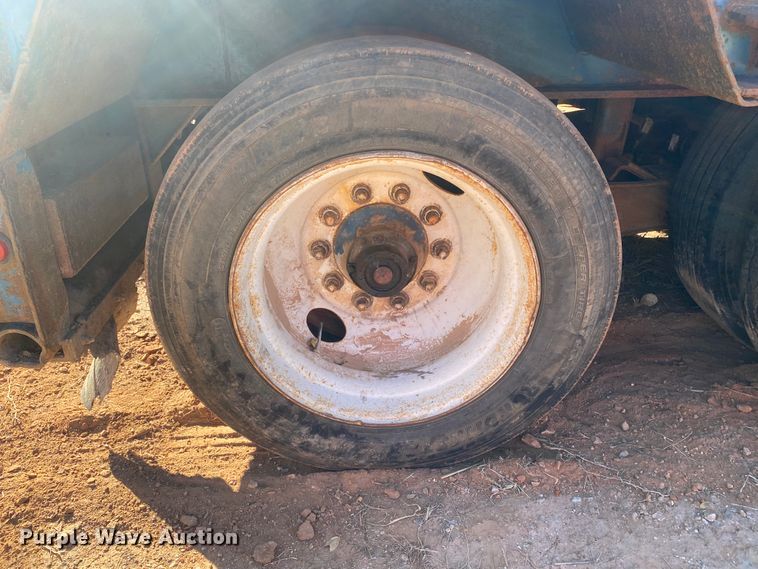 image for item DL6182 1981 Aztec AZ43T  oilfield trailer