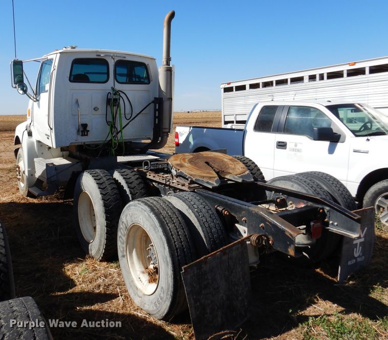 image for item DM5248 2005 Sterling LT9500  semi truck