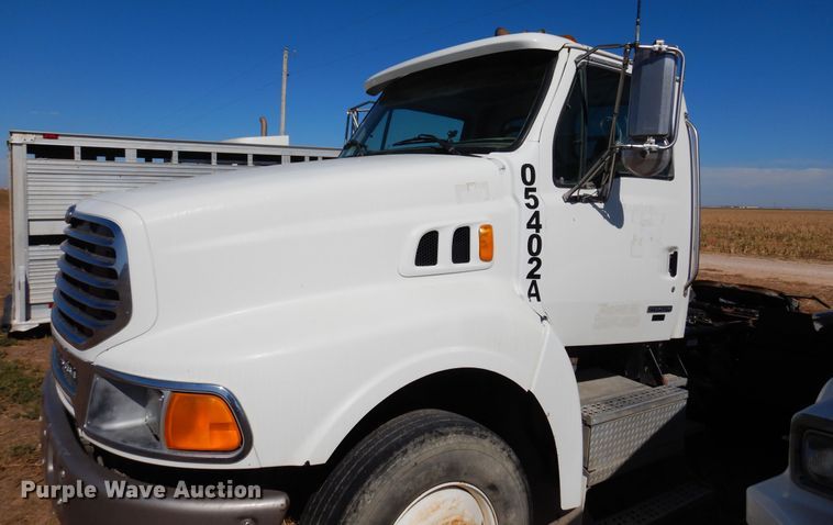image for item DM5248 2005 Sterling LT9500  semi truck