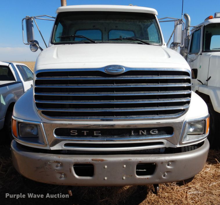 image for item DM5248 2005 Sterling LT9500  semi truck