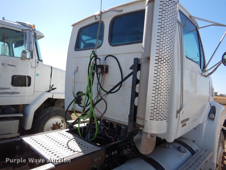 image for item DM5248 2005 Sterling LT9500  semi truck