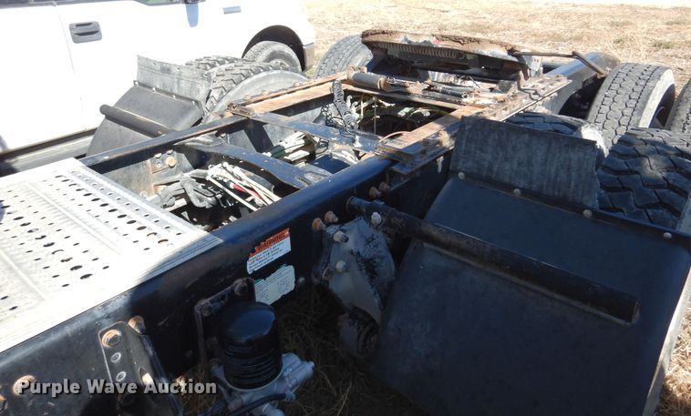 image for item DM5248 2005 Sterling LT9500  semi truck