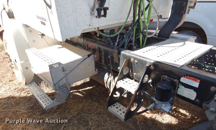 image for item DM5248 2005 Sterling LT9500  semi truck