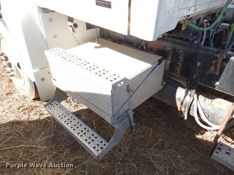 image for item DM5248 2005 Sterling LT9500  semi truck