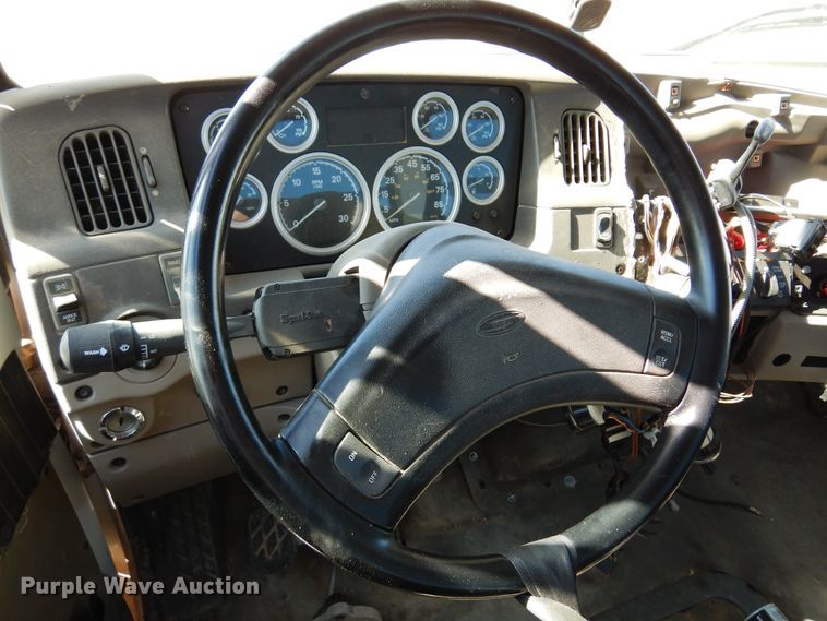 image for item DM5248 2005 Sterling LT9500  semi truck