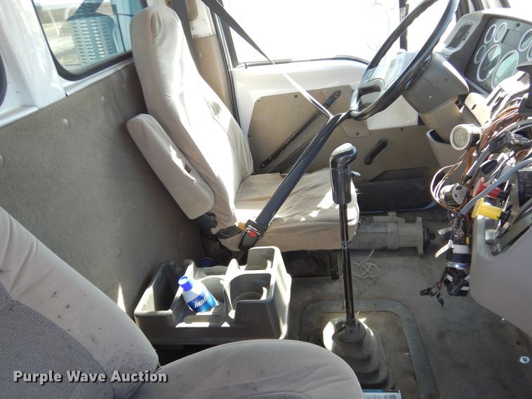 image for item DM5248 2005 Sterling LT9500  semi truck