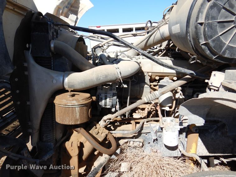 image for item DM5248 2005 Sterling LT9500  semi truck