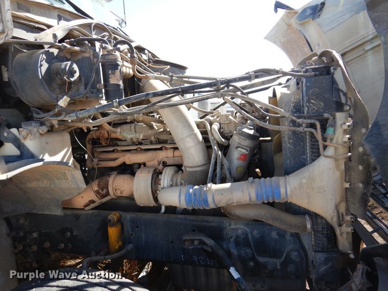 image for item DM5248 2005 Sterling LT9500  semi truck