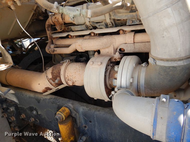 image for item DM5248 2005 Sterling LT9500  semi truck