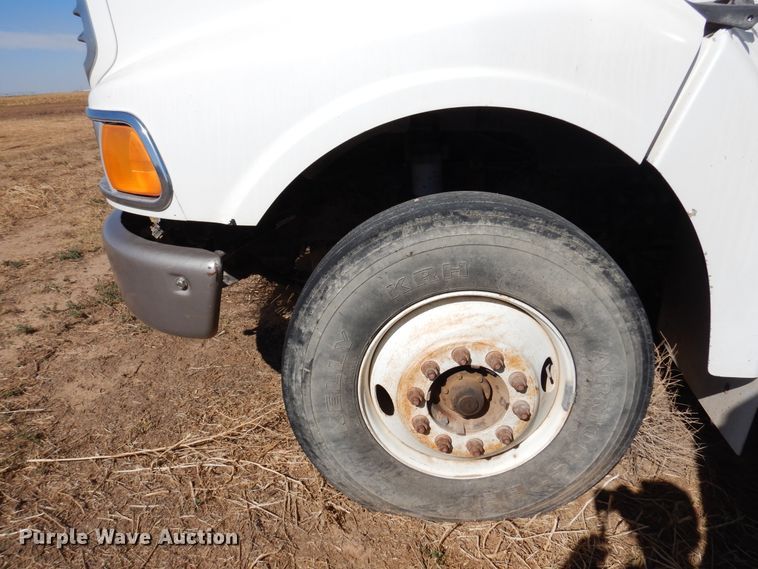 image for item DM5248 2005 Sterling LT9500  semi truck